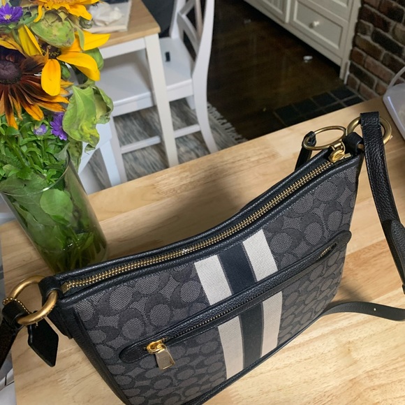 NWOT - Coach Chaise Crossbody bag - Picture 3 of 5